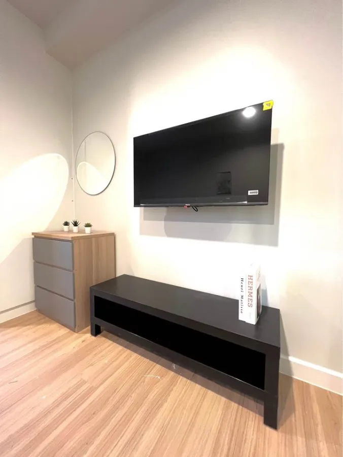 For rent, Metro Sky Wutthakat, 16th floor, STUDIO room, comes with good furniture. Nicely decorated. Book now.