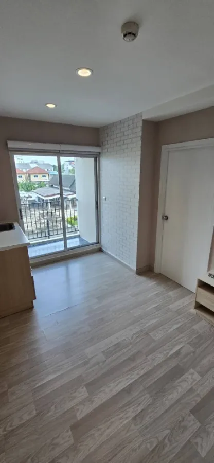 Fully furnished for rent, cheap Plum Condo Chokchai 4, near MRT Ladprao, quiet, private, you can move in.