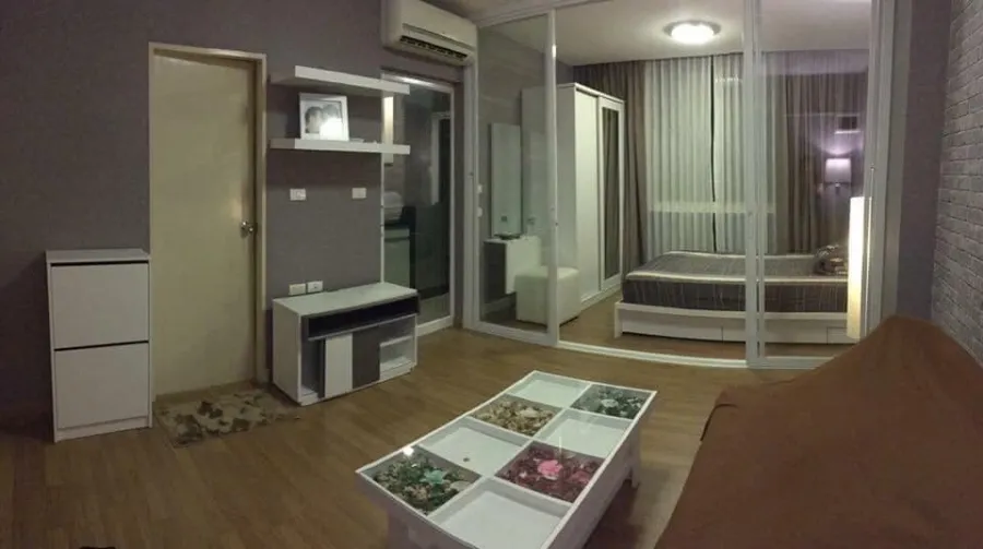 ให้เช่า Max Condominium งามวงศ์วาน ติดวอลเปเปอร์ทั้งห้อง กั้นเป็นสัดส่วน ราคาเบาๆ จองเลยจ้า