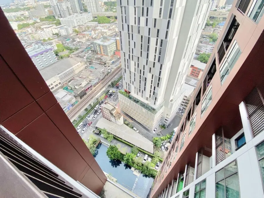 ให้เช่า Wyne Sukhumvit ชั้น 23 วิวสระ ตกแต่งเรียบง่าย น่าอยู่ สะอาดสบายตา เฟอร์ครบ ไม่จองพลาดมาก