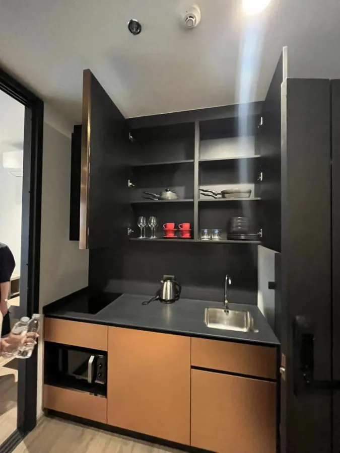 For rent, Edge Central - Pattaya (Central Pattaya), 21st floor, beautiful view, open, comfortable to the eyes, the room is decorated very stylishly, u