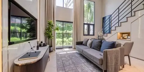 ขาย NA REVA เจริญนคร พื้นที่กว้างขวาง Type DUPLEX คอนโดหรูใจกลางเมือง รีบจับจองเลย