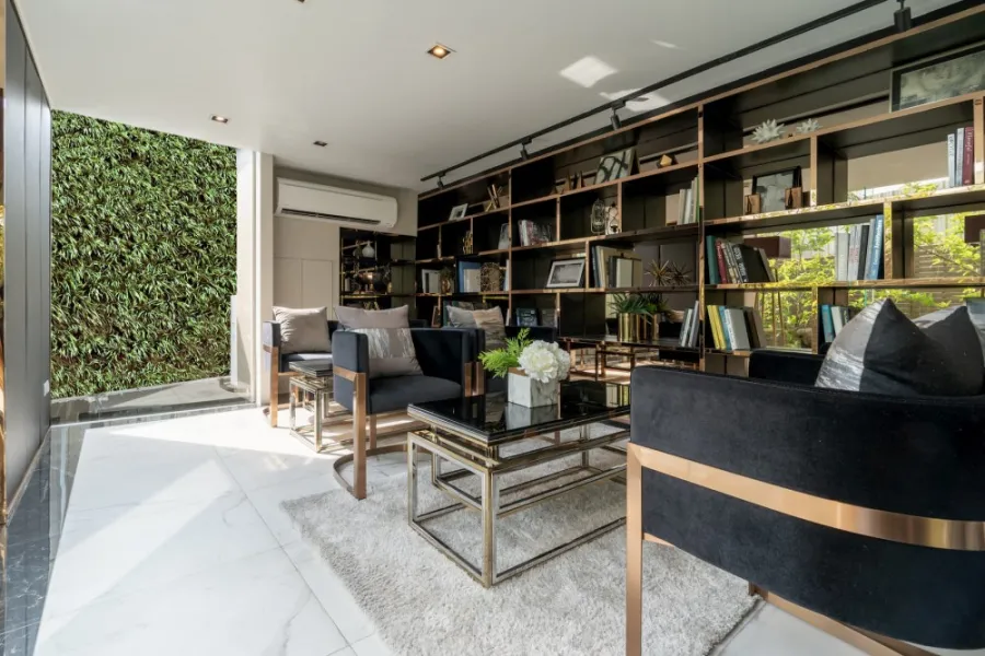 For rent Altitude Samyan-Silom, ready to move in. Fully furnished with built-in bathtub Make up your mind before you miss it.