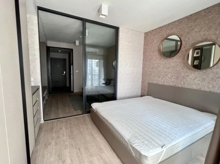 For rent: Ideo Sathorn-Wongwian Yai, 19th floor, fully furnished, ready to move in. If interested, hurry and reserve now.