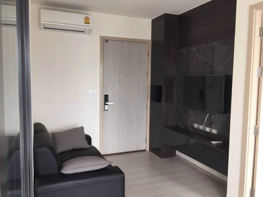 Sell or rent Rhythm Sukhumvit 36-38, 24th floor, high view, comes with facilities. If interested, hurry up to reserve now.