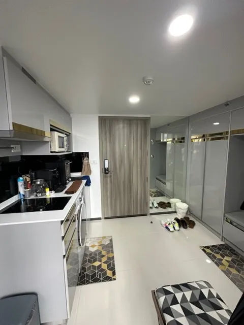For rent: KnightsBridge Space Ratchayothin, Duplex room, decorated in a beautiful design, luxurious, built-in, super bang, so beautiful, book now.