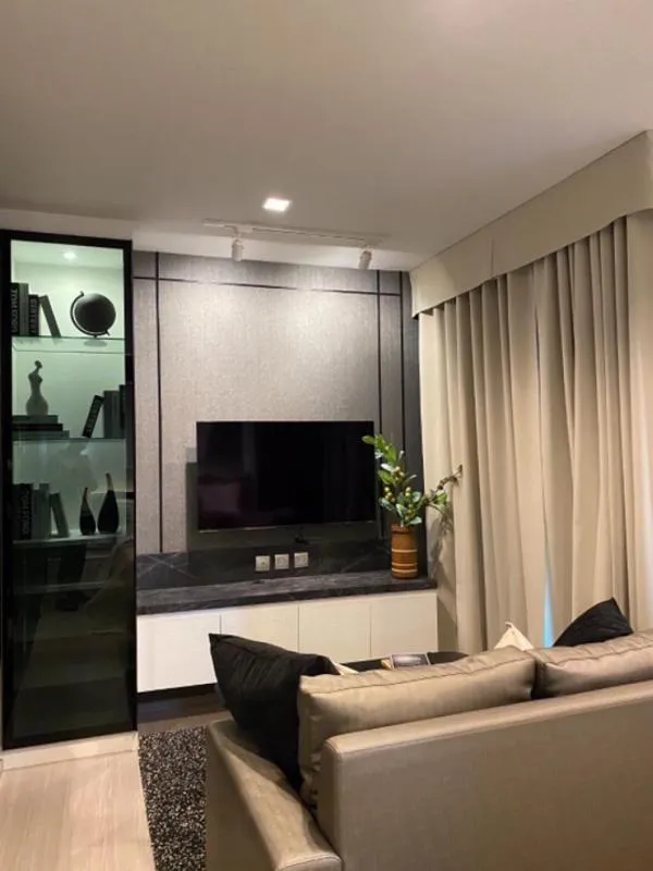Condo for rent Life Asoke-Rama 9, elegant, very nice, built-in furniture in the whole room Hurry up and grab it