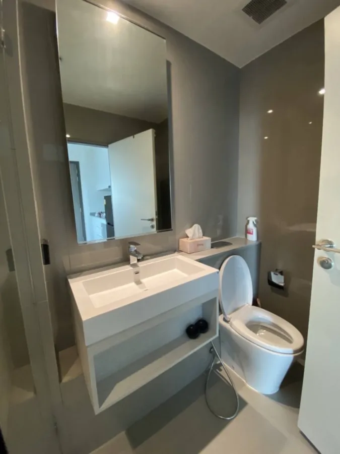 For rent, Whizdom Station Ratchada-Thapra, 31st floor, spacious room, comfortable, fully furnished, book now.