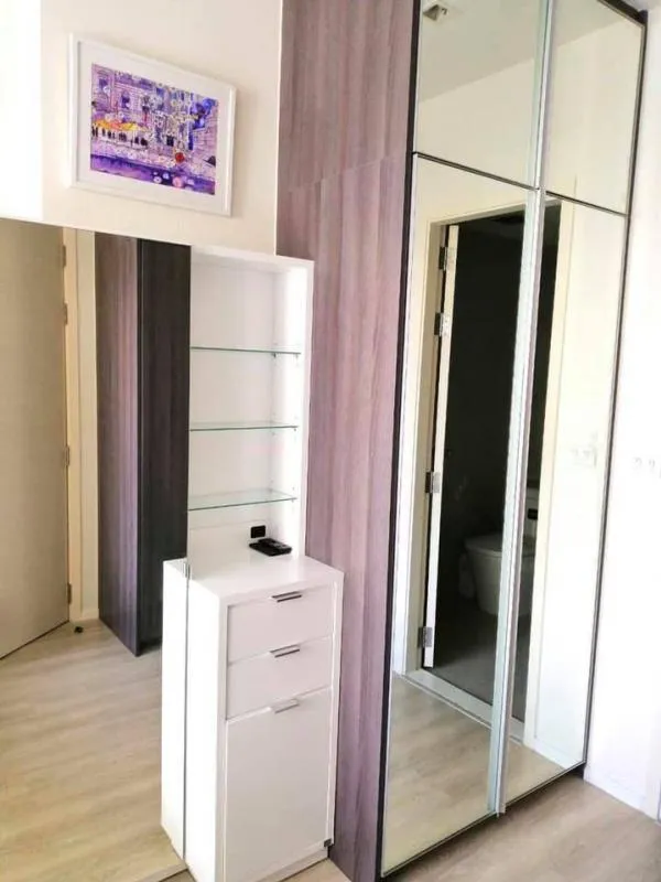 อยากนอนมองวิวสระ ต้องห้องนี้เลยจ้า ให้เช่า!! Quinn condo ผนังติดวอลทังห้อง สวยแบบนี้ต้องจัดแล้วจ้า!!