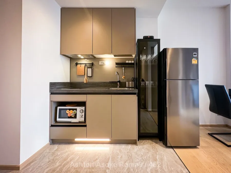Condo for rent, Ashton Asoke-Rama 9, decorated room, ready to move in. Complete with premium amenities, don't miss it.