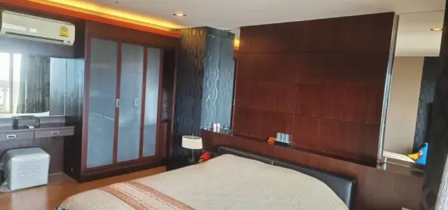 ให้เช่า!! สเตท ทาวเวอร์ คอนโดมิเนียม ชั้น 39 ห้องสวย เฟอร์นิเจอร์ครบครัน พร้อมเข้าอยู่ รีบจองด่วน!! images