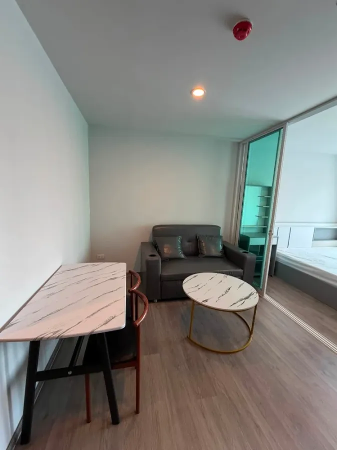 Condo for rent, Regent Home Bangna, ready to move in, 32nd floor, high floor with great view, fully furnished. Book now, don't miss out!