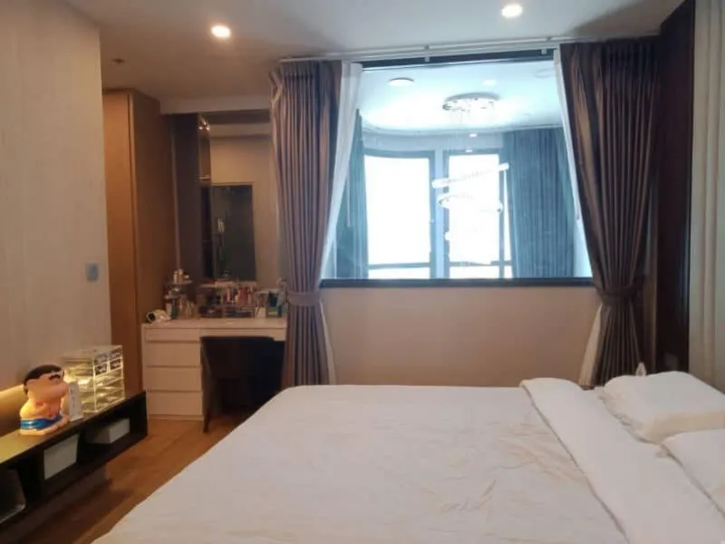 ให้เช่า คอนโด Q Chidlom เพชรบุรี ห้องดูเพล็กซ์ เพดานโล่งๆ ใครชอบแบบนี้ ห้ามพลาดเลย