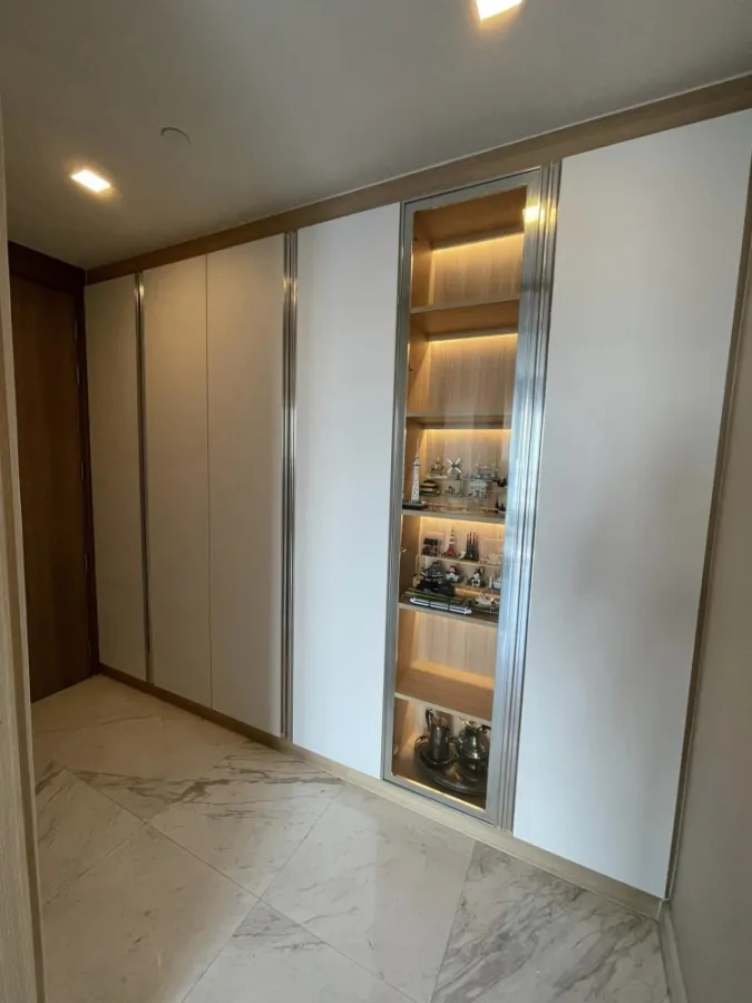 For sale rent Condo M Silom ห้องกว้างขวาง built in อย่างดี มีอ่างอาบน้ำ บอกเลยว่าห้ามพลาด