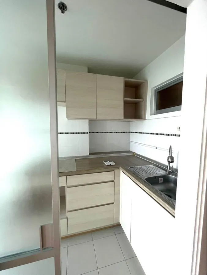 For sale rent Lumpini Park Riverside Condo Rama 3, empty room, 34th floor, Chao Phraya River view, come to reserve.