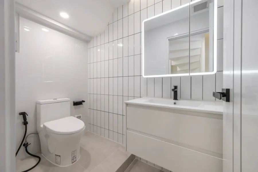 Thonglor Tower for sale, a lovely room, beautifully decorated in a cool color scheme, comes with plenty of usable space, fully furnished, reserve now!
