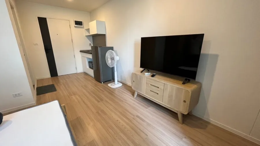 Condo for rent, Lumpini Ville Chaengwattana-Pak Kret Station, 6th floor, good atmosphere, decorated in minimalist tones, ready to move in.