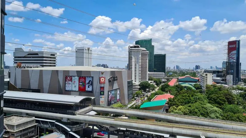 For rent Life Ladprao, this room has a great view. The interior is being refurbished, next to BTS, convenient to travel, book now, don't miss it!