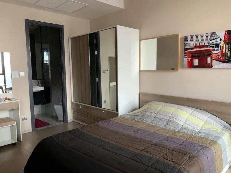 Urgent for rent !! Condo Ashton Asoke, 30th floor, curved glass inside, beautiful view, close to the train, good location, good value, hurry !!