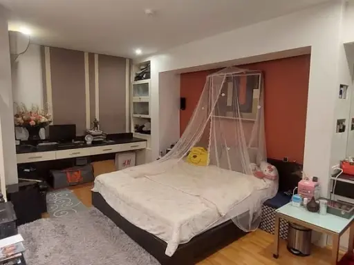 ขาย klangkrung resort ratcha 7 ห้องกว้างพื้นที่ใช้สอยเยอะ เฟอร์นิเจอร์บิ้วอินอย่างดี มีWalk-in Closet จองเลย