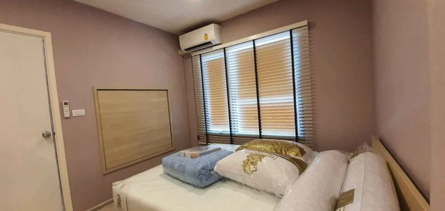 sale or rent, Condo Feel Phahon 34. The rooms are clearly divided into proportions. Completely decorated with good quality wooden curtains. Buy now.