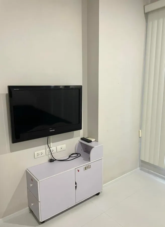 Hive Taksin for sale, corner room, 9th floor, wide balcony, fully furnished. You can reserve in advance. Don't miss it.
