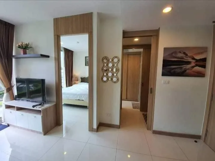 For rent, The Riviera Wongamat Beach (North Pattaya), simple decorated room, nice to live in, fully furnished, book now.