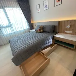 Rent condo Life Asoke
