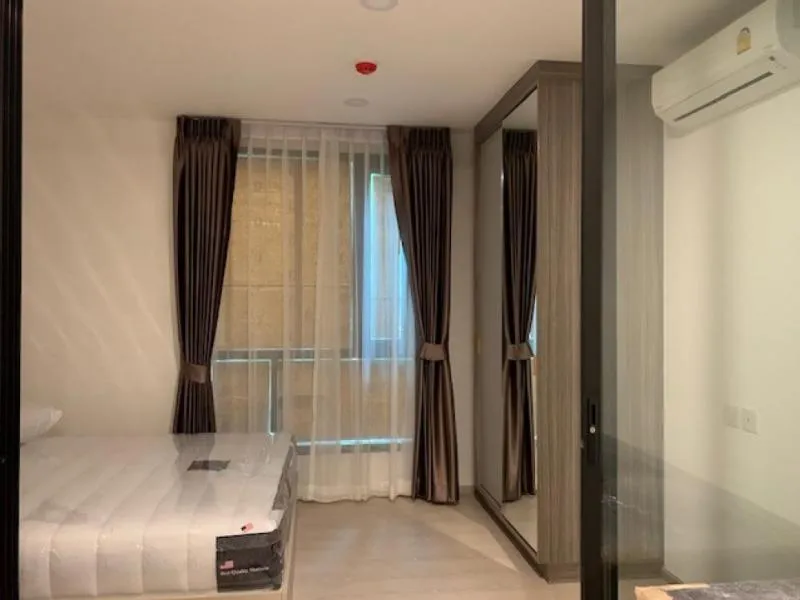 For rent Knightsbridge Phaholyothin-Interchange. The room is very new, fully furnished, full facilities.