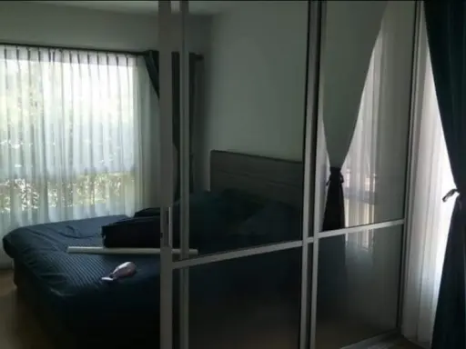 For rent, V Condo Lat Krabang, 1st floor, corner room, complete with furniture and electrical appliances. Book now.