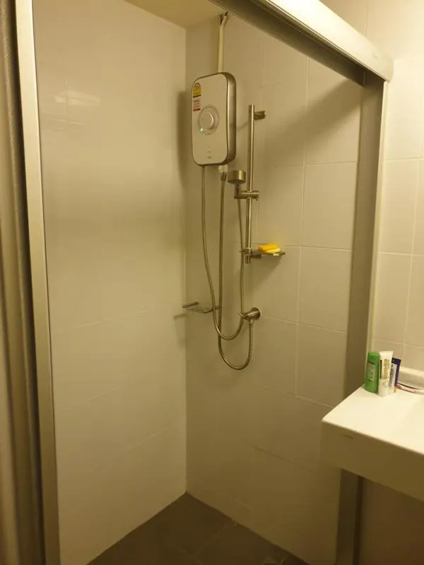 For rent!! Condo U Ratchayothin (Phahon Yothin 32) 2nd floor, Building A, new room, fully furnished, ready to move in. Book now!!
