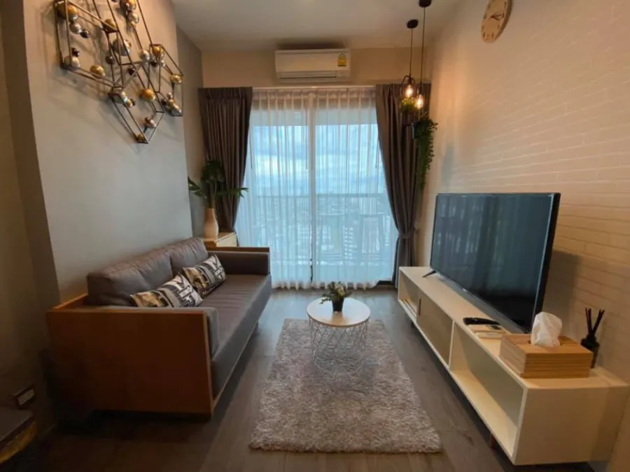 For rent or sale, Whizdom Avenue Ratchada-Ladprao, 18th floor, north, has a unique city view. Interested in moving quickly