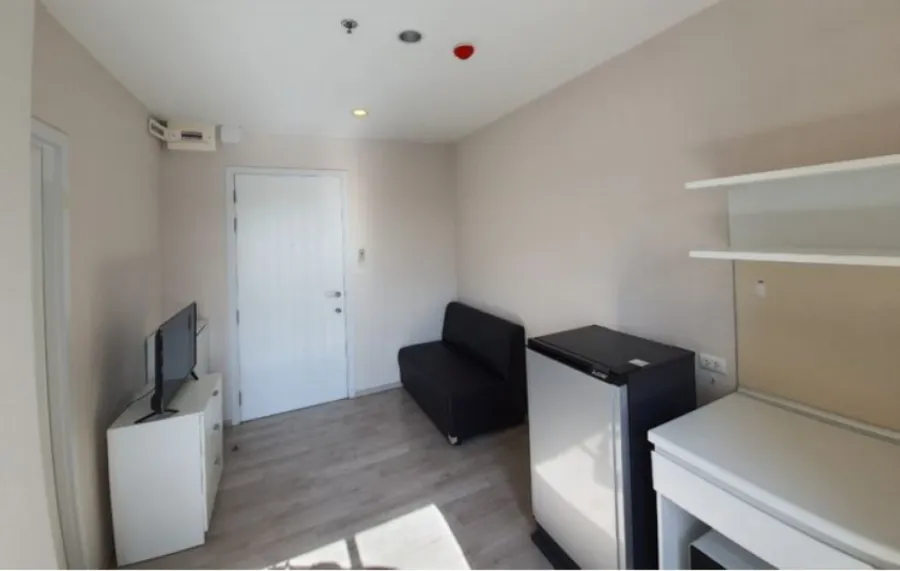 For rent, Plum Condo Central Station Phase 1, high floor, great view, plus a very pleasant room. No reservation, regret instead. Hurry up.