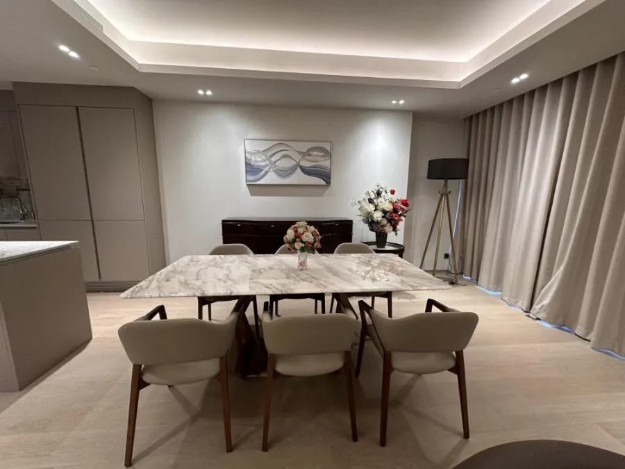 For rent: Tonson One Residence, 2 bedrooms, fully furnished, spacious room, comfortable. Ready to move in, reserve now.