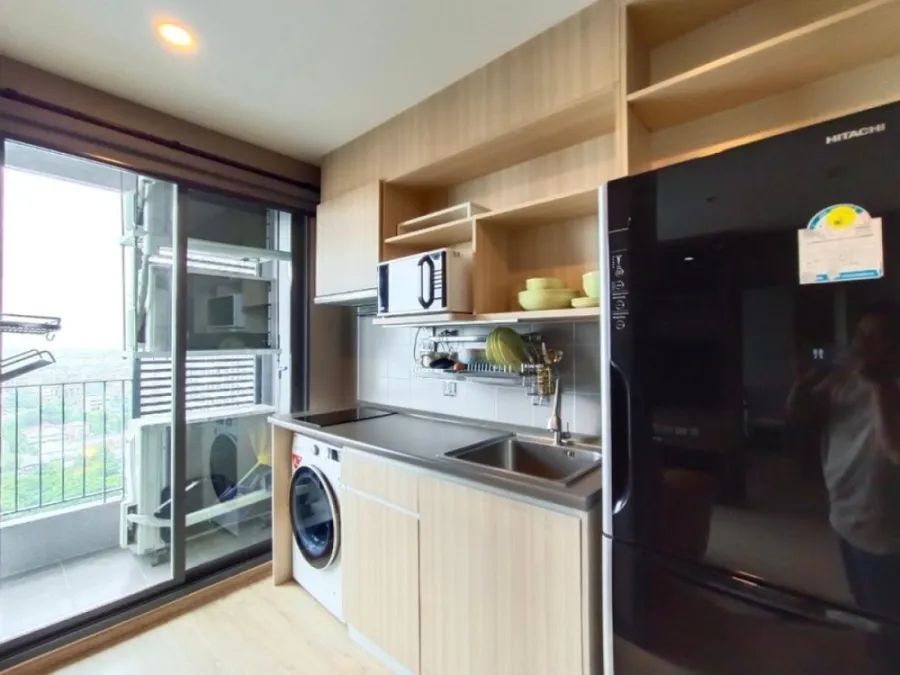 For sale: Ideo O2, 21st floor, pool view, beautiful room, comes with complete decoration. If you are interested in becoming an owner, reserve now.