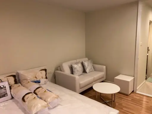 Selling We Condo, beautiful room, ready to live by yourself, it's good to rent. Hurry up!!