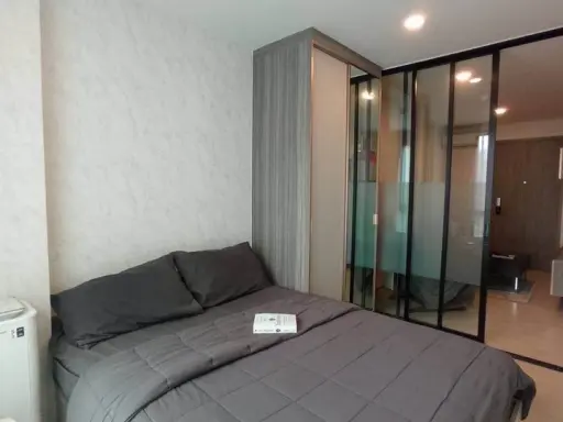 For rent: Knightsbridge Phahon Yothin-Interchange, bright, clean room, fully furnished, with a large TV, move in now, don't delay.
