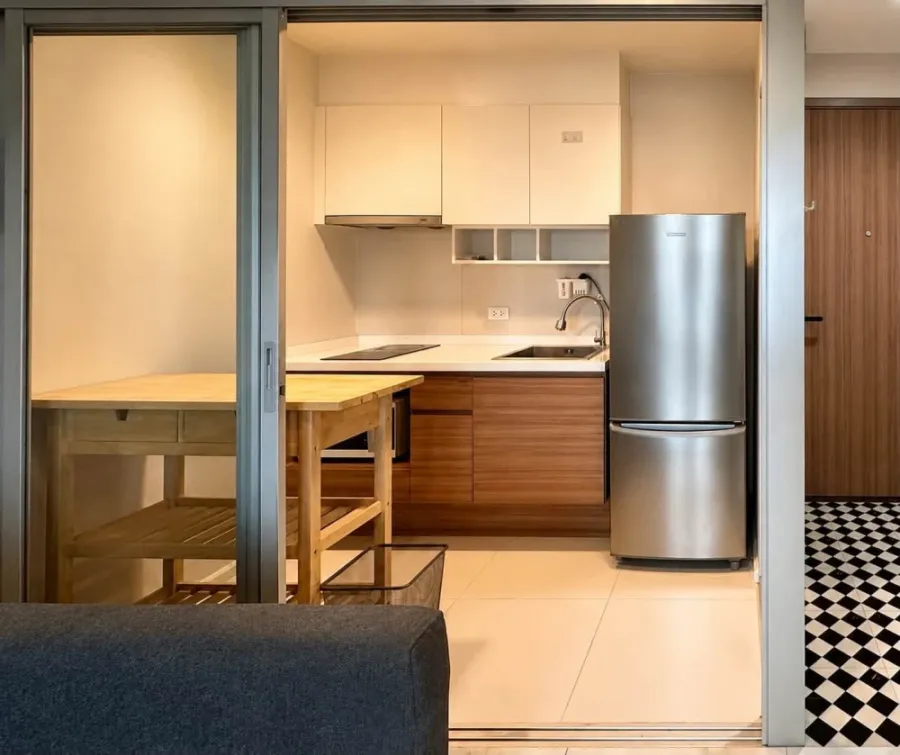Selling FUSE Chan-Sathorn, a cold storage unit with full-day cooling, complete with high-quality furniture and ample storage space. Book now!