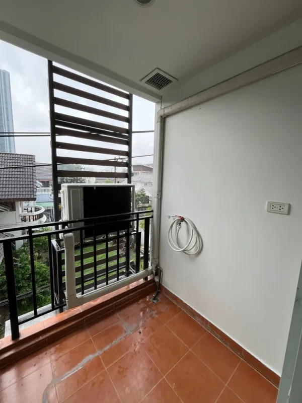ขาย Regent Home 25 Tiwanon 1 ห้องนอน 1 ห้องน้ำ ในทำเลดี เดินทางสะดวก พลาดแล้วจะเสียใจ