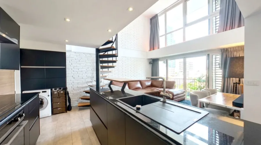 ให้เช่า DLV Thonglor 20 ห้อง Duplex ห้องสวยแต่งครบ จองเลย ห้ามพลาด