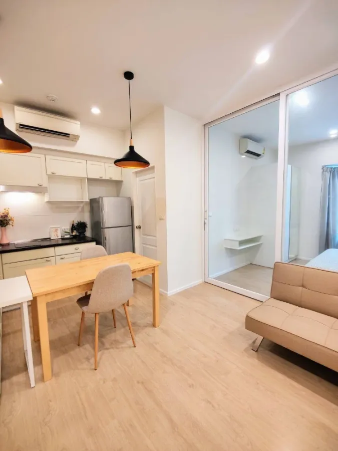 Urgent sale!! S One Rama 9, 2nd floor, Building B, fully furnished, good price, ready to pack your bags and move in!!