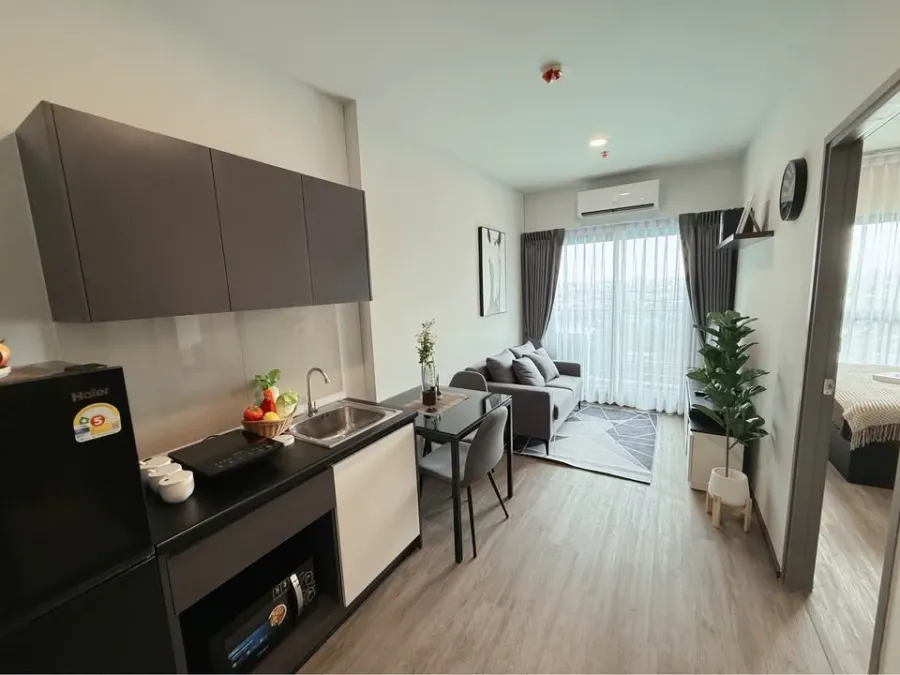 For rent Rich Point @ BTS Wutthakat, 8th floor, beautiful swimming pool view, complete furniture + electrical appliances, ready to move in!