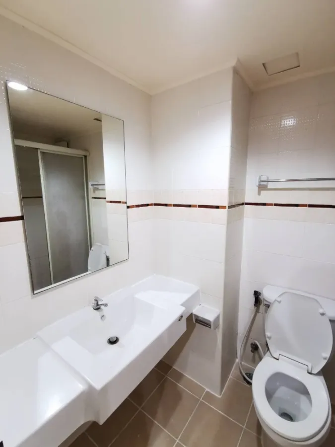 For sale, rent urgently!! Condo Lumpini Ville Sukhumvit 77, fully furnished, beautiful room, large size, near BTS, very cheap price!!