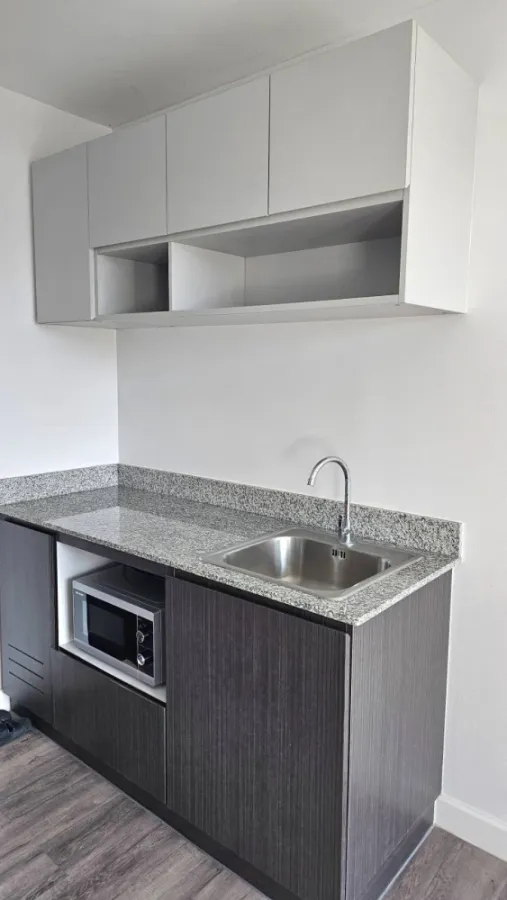 For rent G condo Sriracha, spacious room, lots of usable space, good price, hurry up and book now, don't wait.