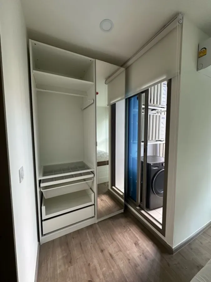 For sale: ASPIRE Pinklao - Arun Ammarin, 4th floor, pool view, fully furnished, interested, reserve now, urgent.