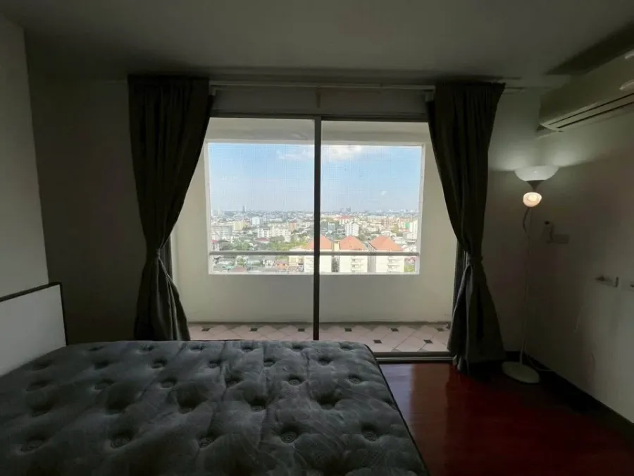 Selling spacious, ready-to-move-in condos at Ratchada Orchid. Fully furnished. Book now, don't miss out!!