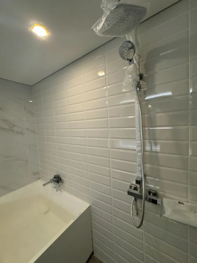 Sell ​​Condo Landmark at MRT Station, 19th floor, Building B Sell empty room, good location, convenient transportation, don't miss