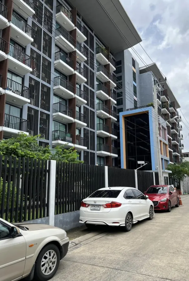 Selling The Paint Palette Ngamwongwan, no building blocking the view, clean room, complete electrical appliances Just come and stay